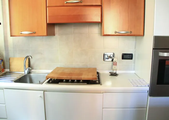 Hiwya - Is Where Are * Μπολόνια