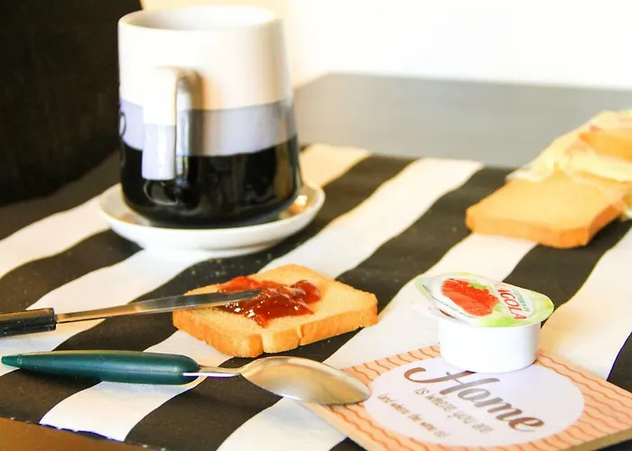 Hiwya - Is Where Are 아파트 볼로냐