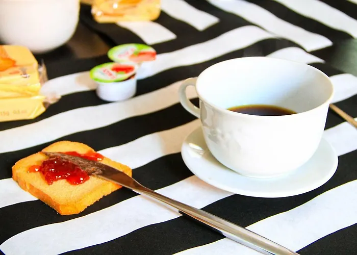 아파트 Hiwya - Is Where Are *