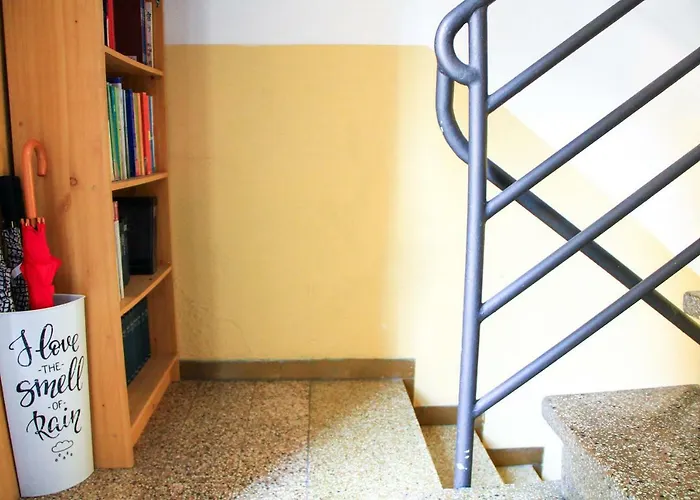 Hiwya - Is Where Are 아파트 *