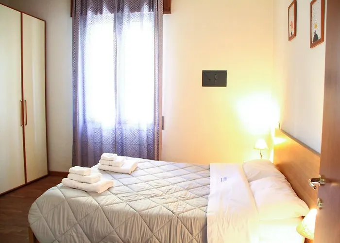 Hiwya - Is Where Are * Μπολόνια