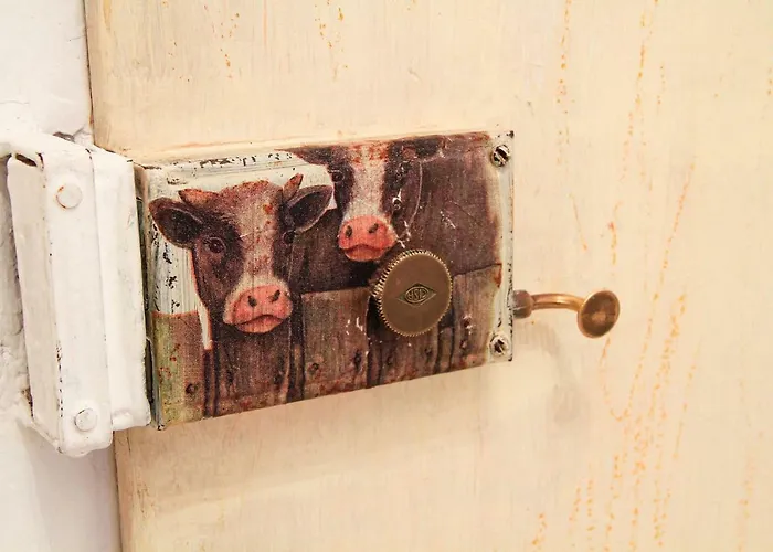 Hiwya - Is Where Are 아파트 볼로냐