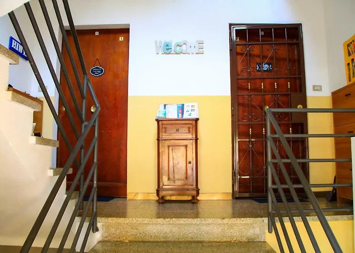 아파트 Hiwya - Is Where Are